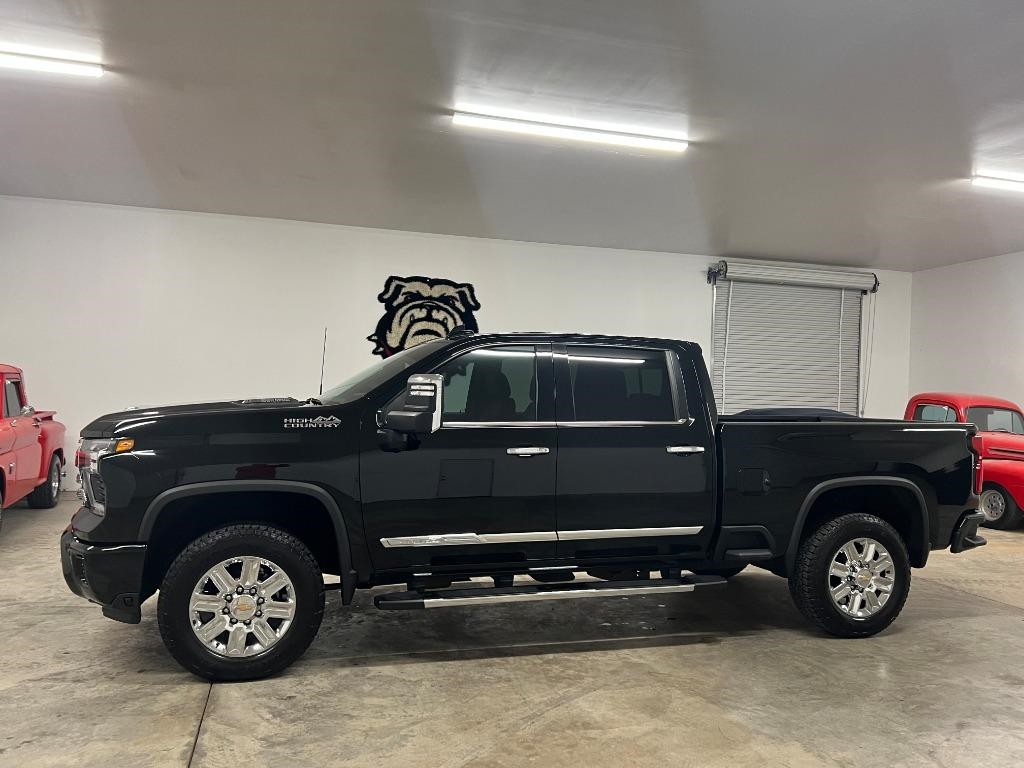 Chevrolet Silverado 2500HD High Country Crew Cab Long Box 4WD 2024