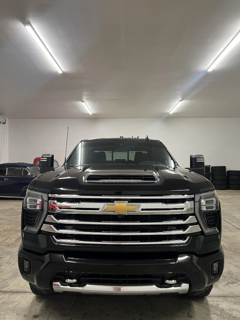 Chevrolet Silverado 2500HD High Country Crew Cab Long Box 4WD 2024