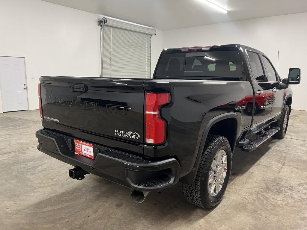 Chevrolet Silverado 2500HD High Country Crew Cab Long Box 4WD 2024