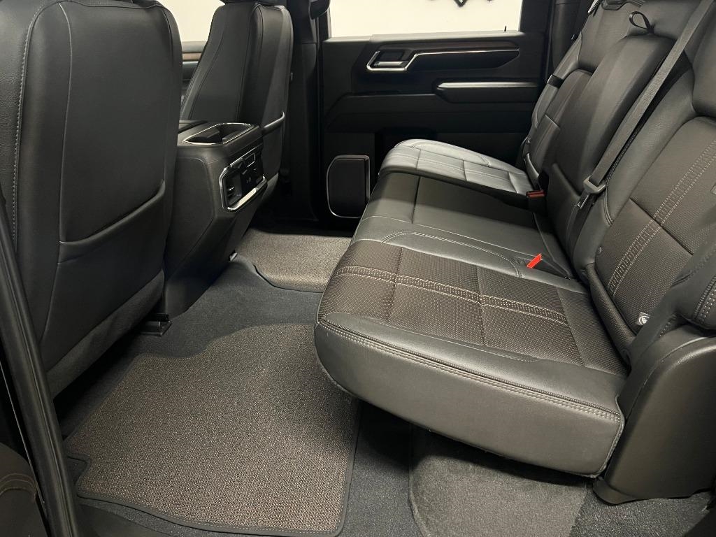 Chevrolet Silverado 2500HD High Country Crew Cab Long Box 4WD 2024