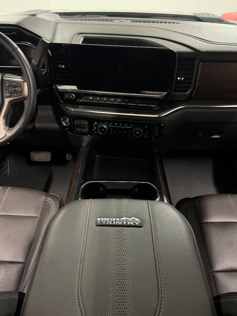 Chevrolet Silverado 2500HD High Country Crew Cab Long Box 4WD 2024