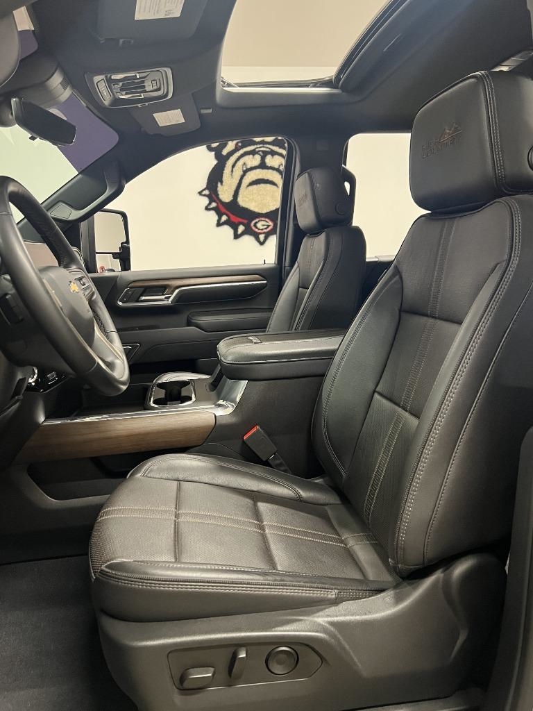 Chevrolet Silverado 2500HD High Country Crew Cab Long Box 4WD 2024