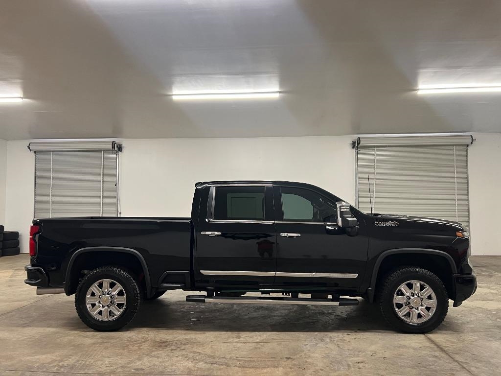 Chevrolet Silverado 2500HD High Country Crew Cab Long Box 4WD 2024