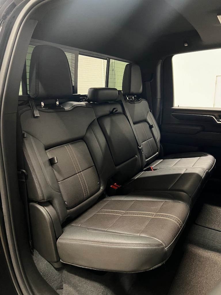 Chevrolet Silverado 2500HD High Country Crew Cab Long Box 4WD 2024