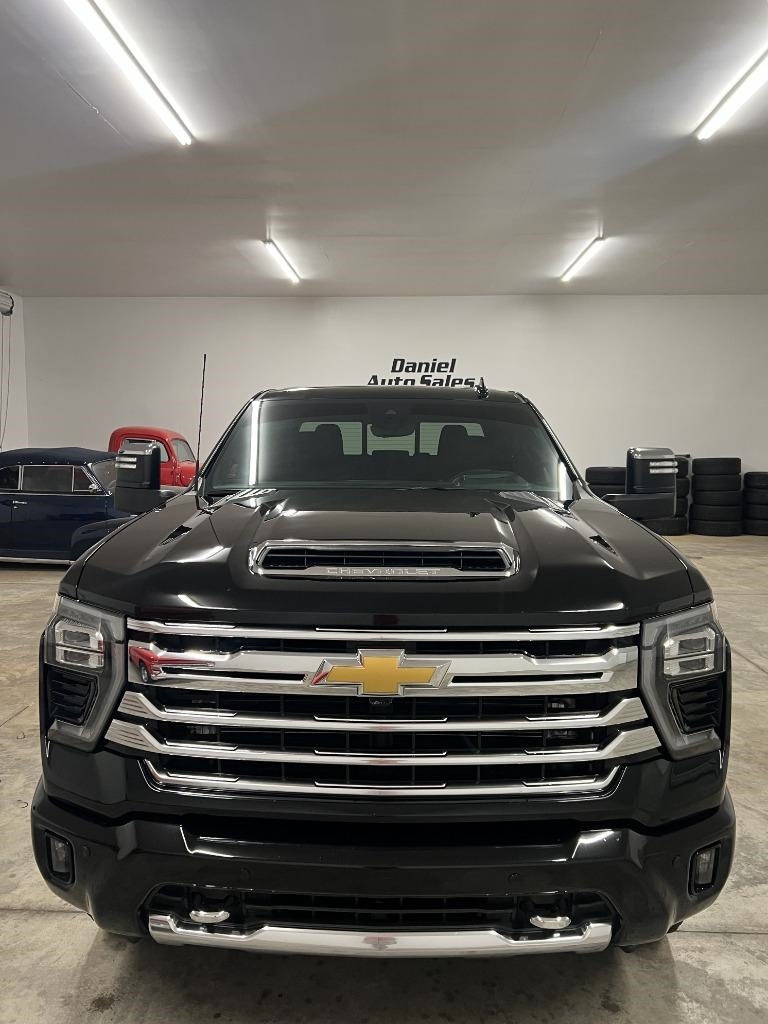 Chevrolet Silverado 2500HD High Country Crew Cab Long Box 4WD 2024
