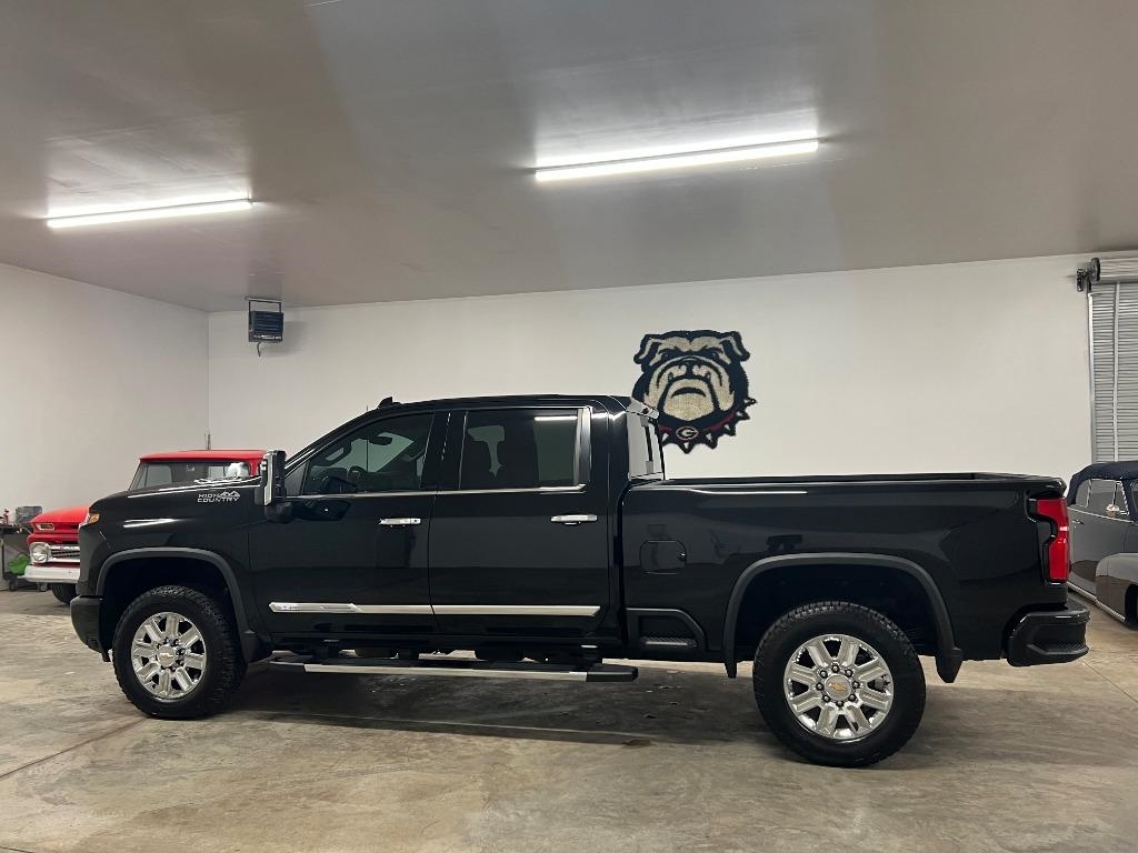 Chevrolet Silverado 2500HD High Country Crew Cab Long Box 4WD 2024