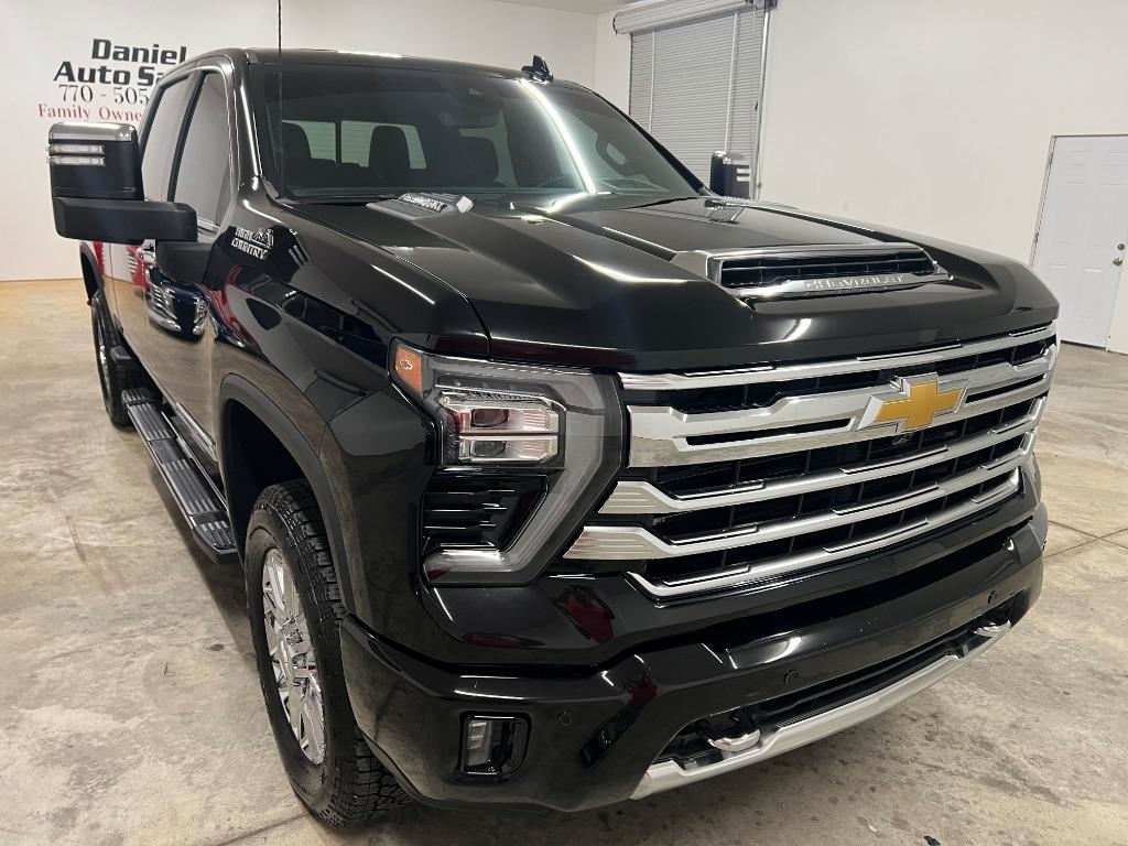 Chevrolet Silverado 2500HD High Country Crew Cab Long Box 4WD 2024