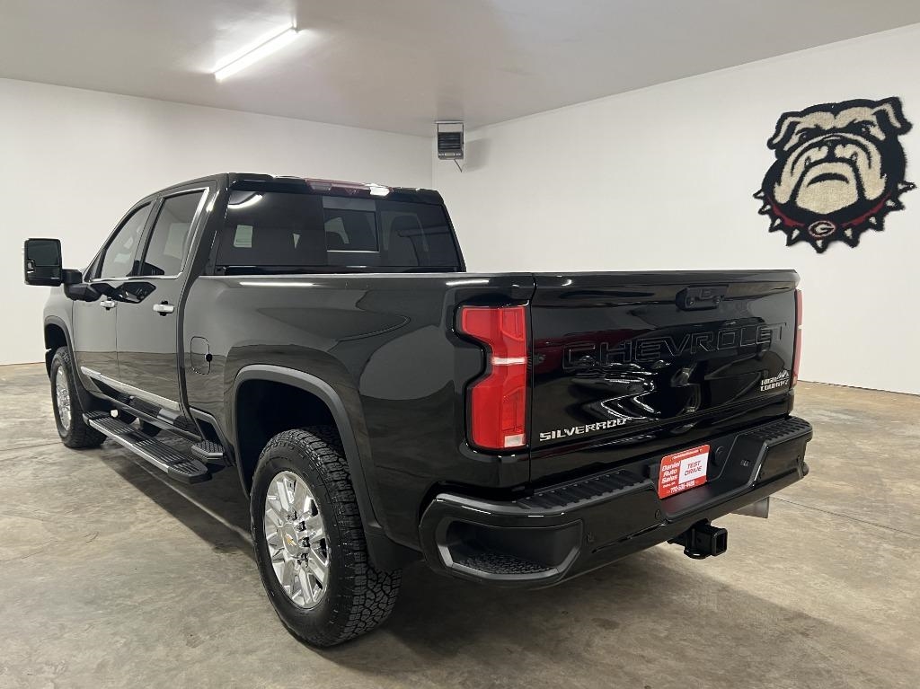 Chevrolet Silverado 2500HD High Country Crew Cab Long Box 4WD 2024
