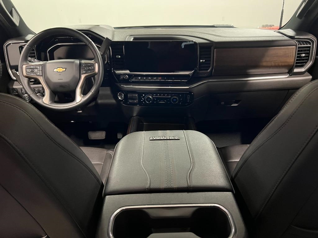 Chevrolet Silverado 2500HD High Country Crew Cab Long Box 4WD 2024