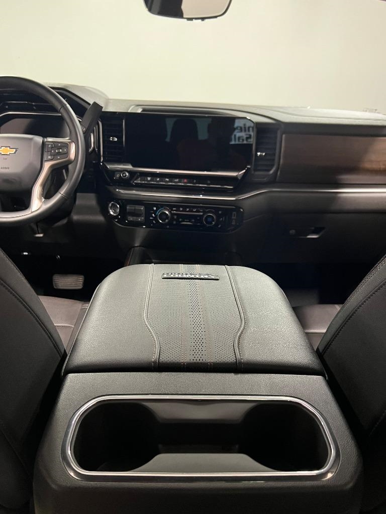 Chevrolet Silverado 2500HD High Country Crew Cab Long Box 4WD 2024