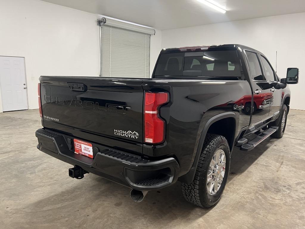 Chevrolet Silverado 2500HD High Country Crew Cab Long Box 4WD 2024