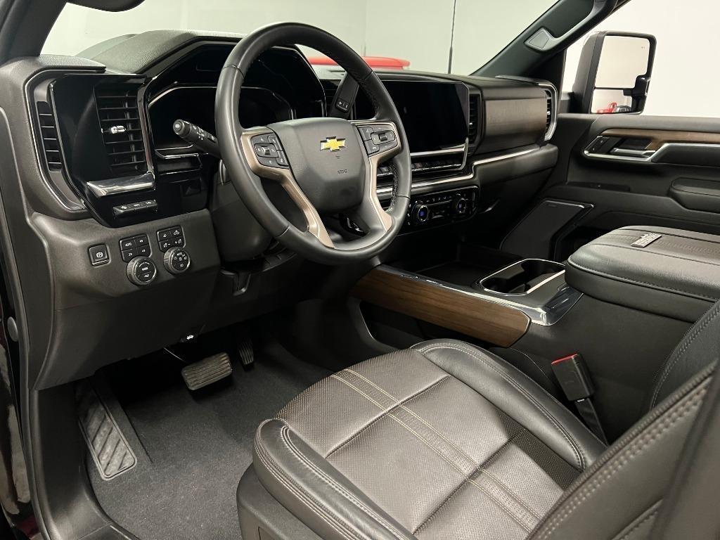 Chevrolet Silverado 2500HD High Country Crew Cab Long Box 4WD 2024