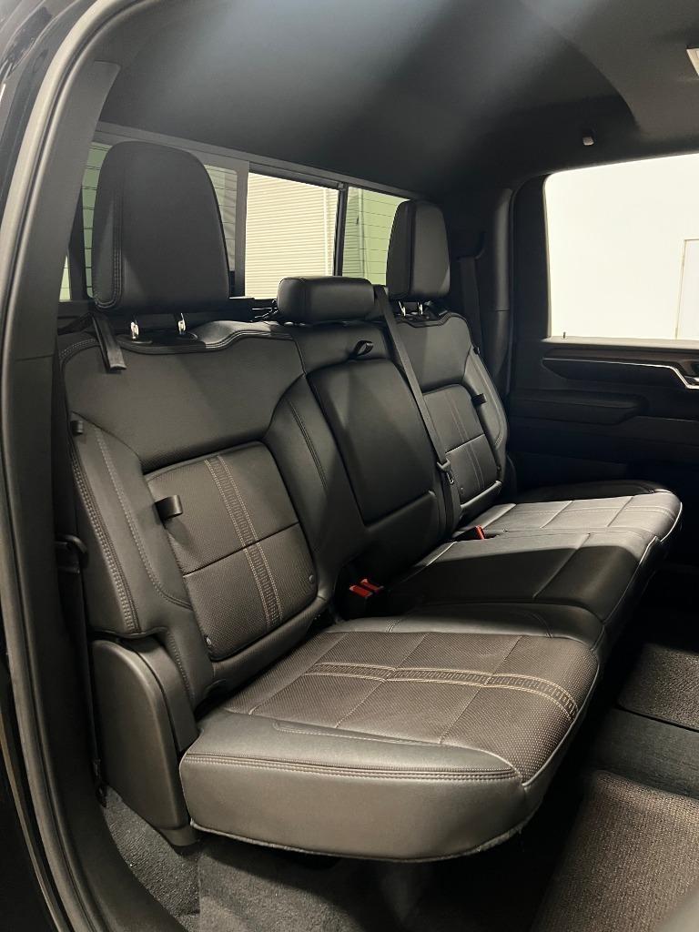 Chevrolet Silverado 2500HD High Country Crew Cab Long Box 4WD 2024