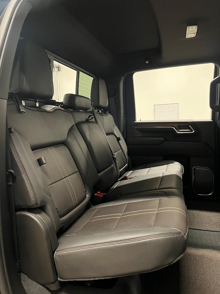 Chevrolet Silverado 2500HD High Country Crew Cab Long Box 4WD 2024