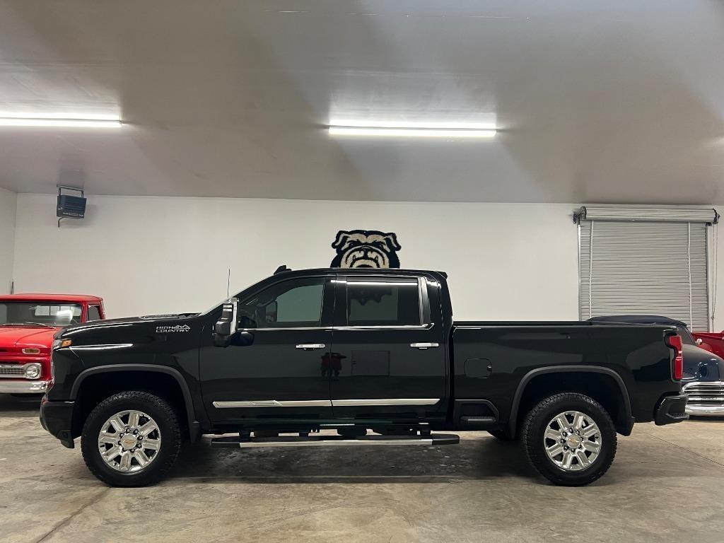 Chevrolet Silverado 2500HD High Country Crew Cab Long Box 4WD 2024