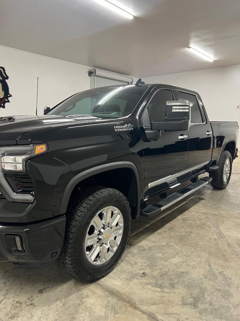 Chevrolet Silverado 2500HD High Country Crew Cab Long Box 4WD 2024