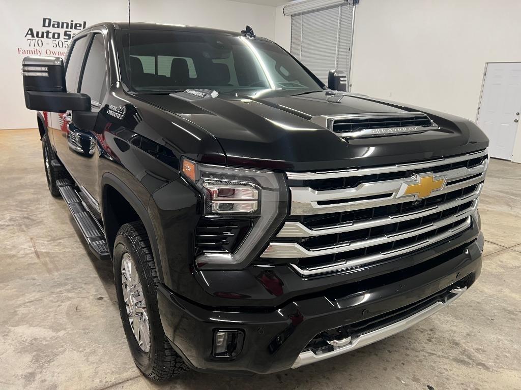Chevrolet Silverado 2500HD High Country Crew Cab Long Box 4WD 2024