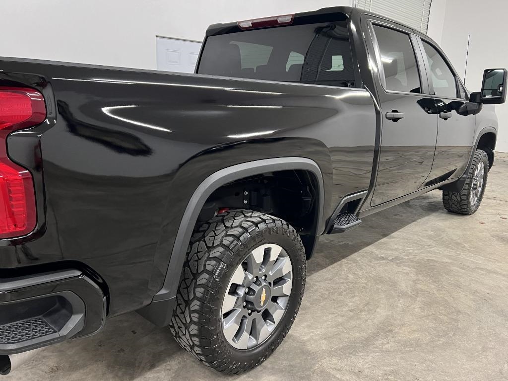 Chevrolet Silverado 2500HD Custom Crew Cab Long Box 4WD 2024