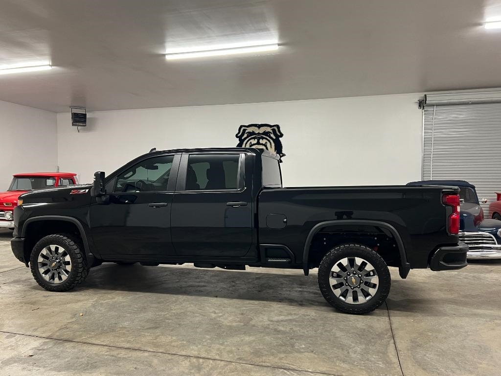 Chevrolet Silverado 2500HD Custom Crew Cab Long Box 4WD 2024