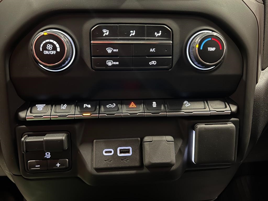 Chevrolet Silverado 2500HD Custom Crew Cab Long Box 4WD 2024