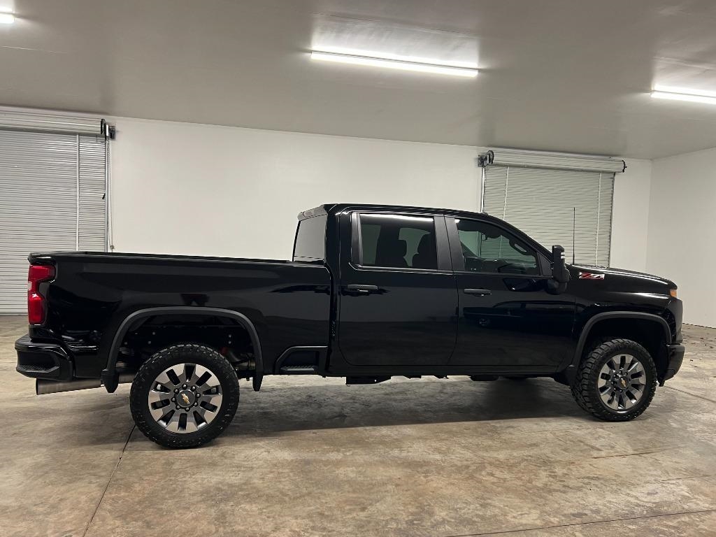 Chevrolet Silverado 2500HD Custom Crew Cab Long Box 4WD 2024