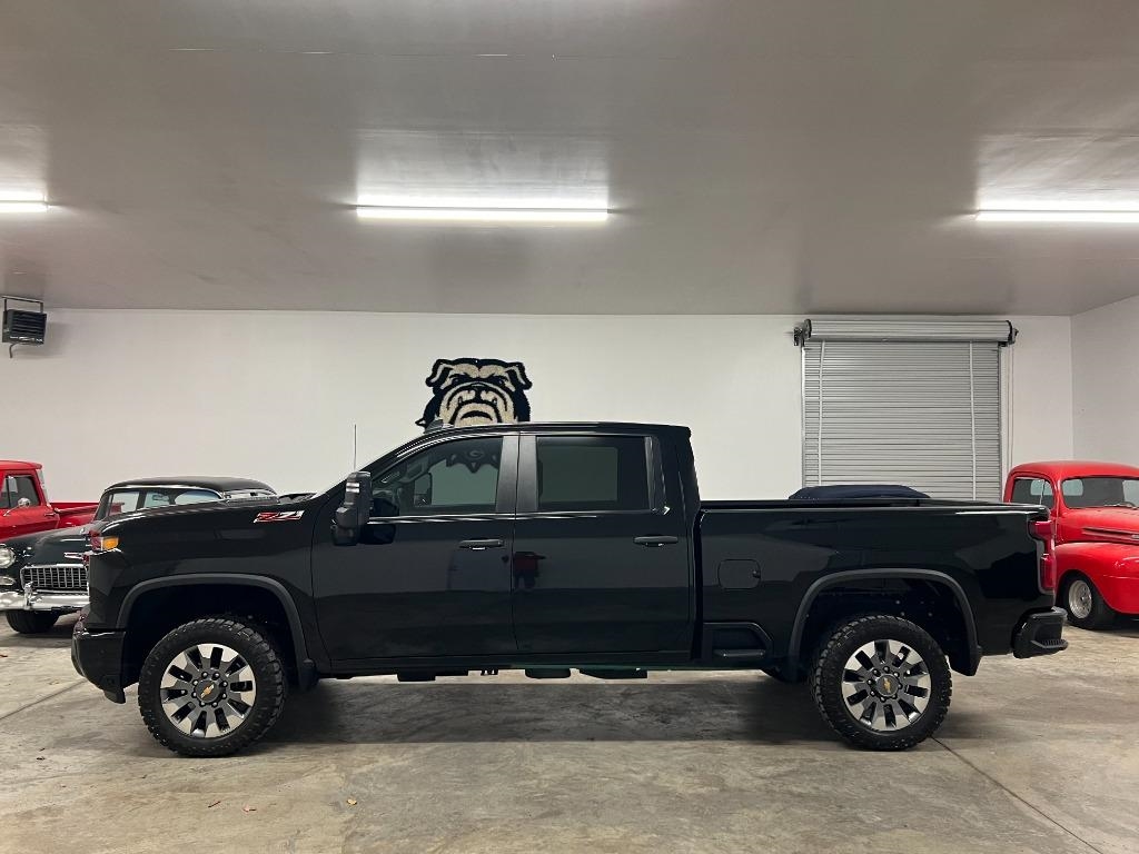 Chevrolet Silverado 2500HD Custom Crew Cab Long Box 4WD 2024