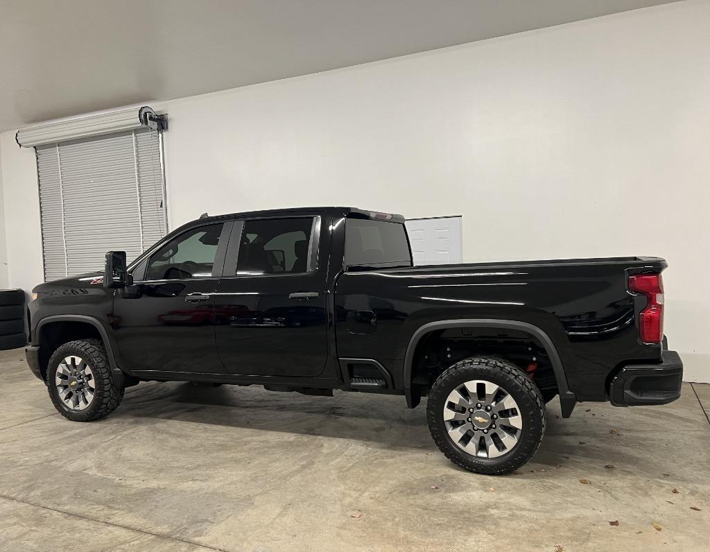 Chevrolet Silverado 2500HD Custom Crew Cab Long Box 4WD 2024