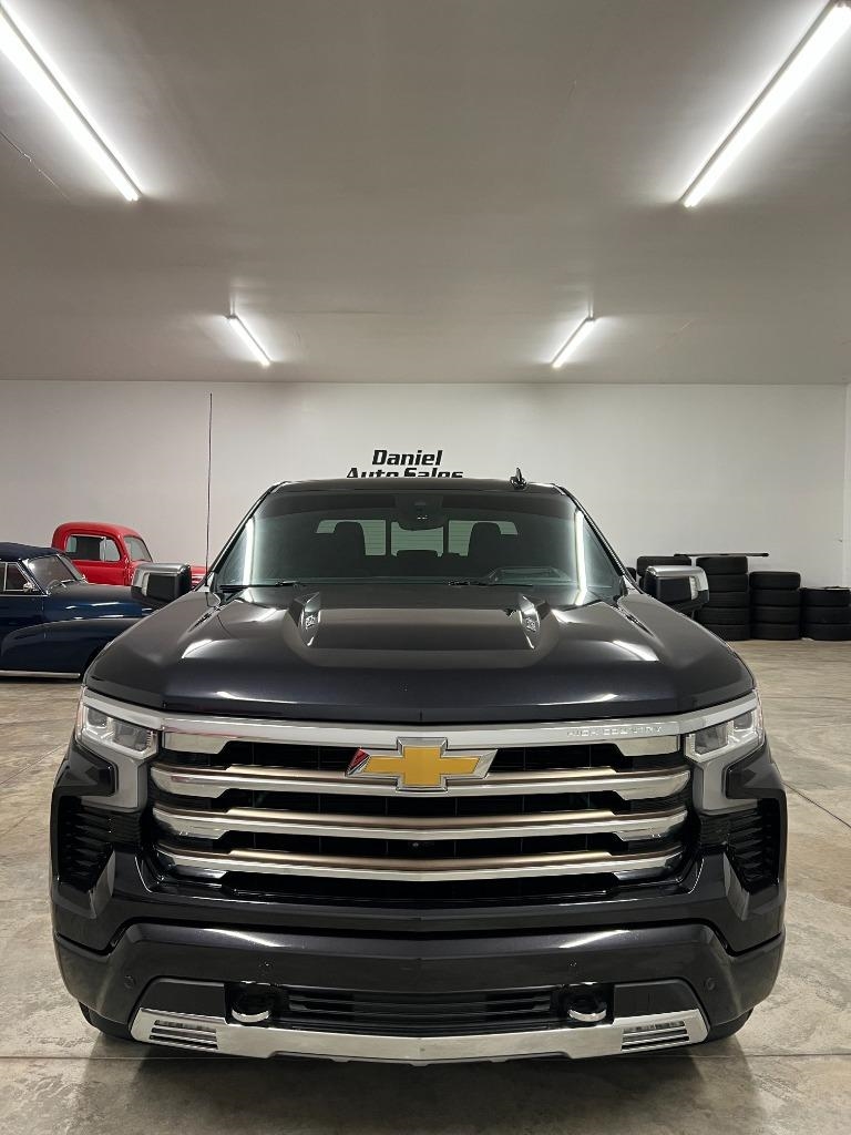 Chevrolet Silverado 1500 High Country Crew Cab 4WD 2022