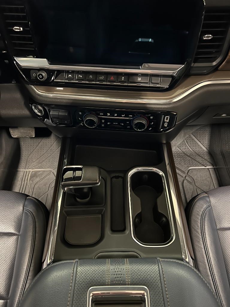 Chevrolet Silverado 1500 High Country Crew Cab 4WD 2022