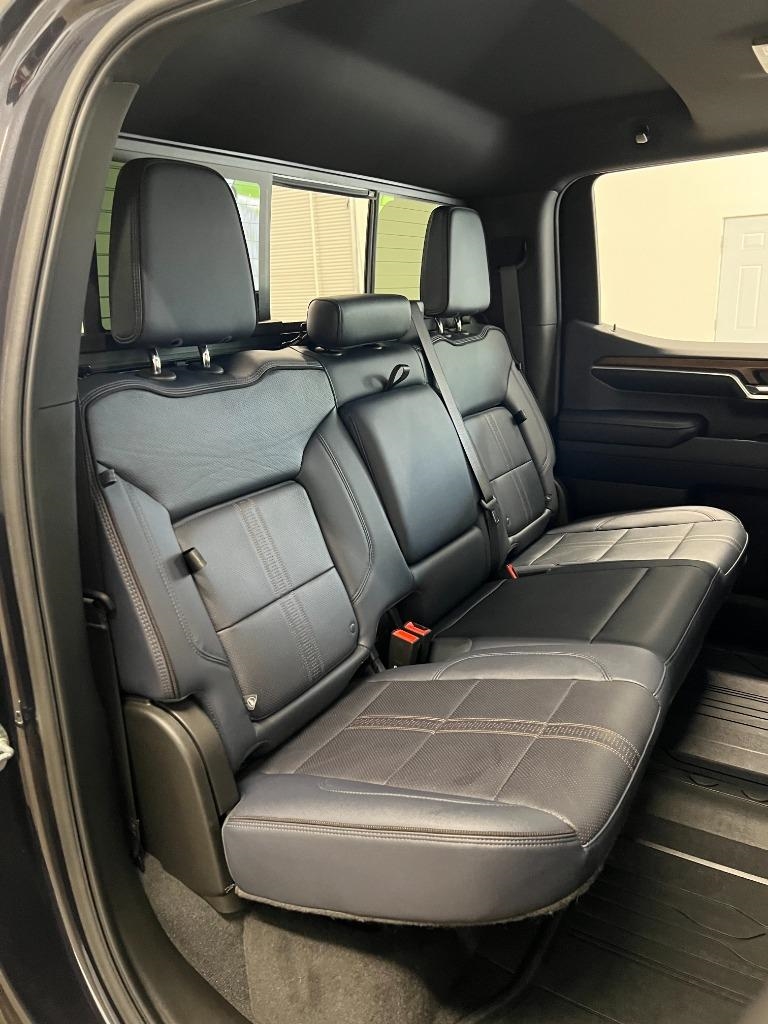 Chevrolet Silverado 1500 High Country Crew Cab 4WD 2022