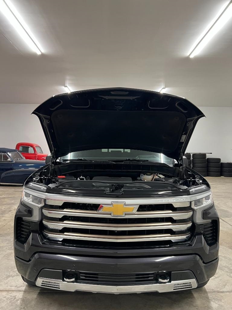 Chevrolet Silverado 1500 High Country Crew Cab 4WD 2022