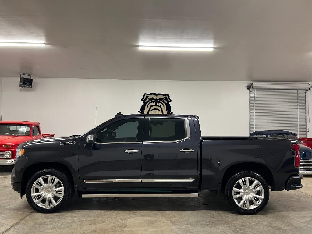 Chevrolet Silverado 1500 High Country Crew Cab 4WD 2022