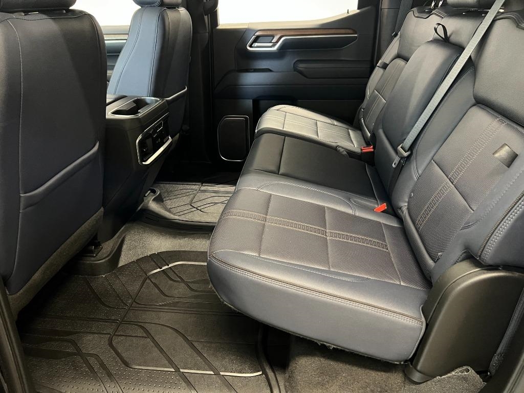 Chevrolet Silverado 1500 High Country Crew Cab 4WD 2022