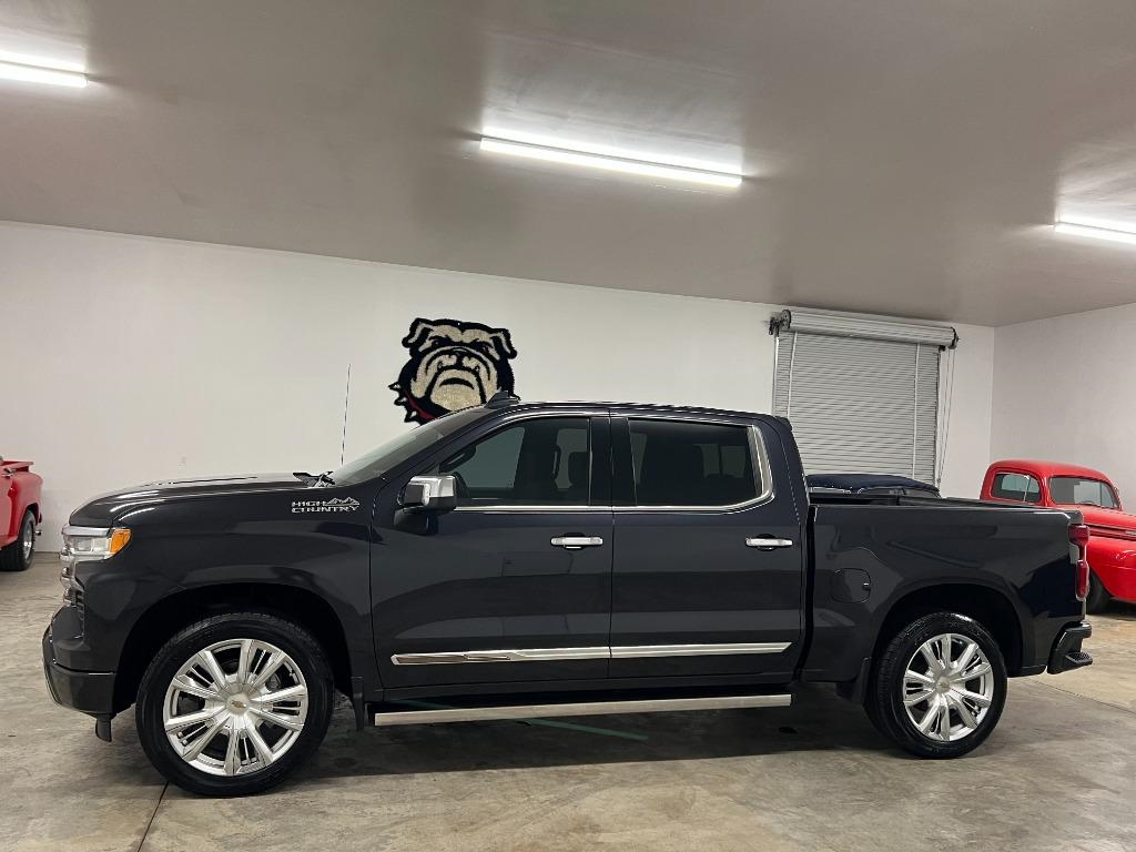 Chevrolet Silverado 1500 High Country Crew Cab 4WD 2022