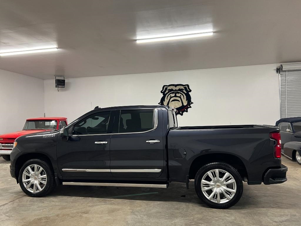 Chevrolet Silverado 1500 High Country Crew Cab 4WD 2022