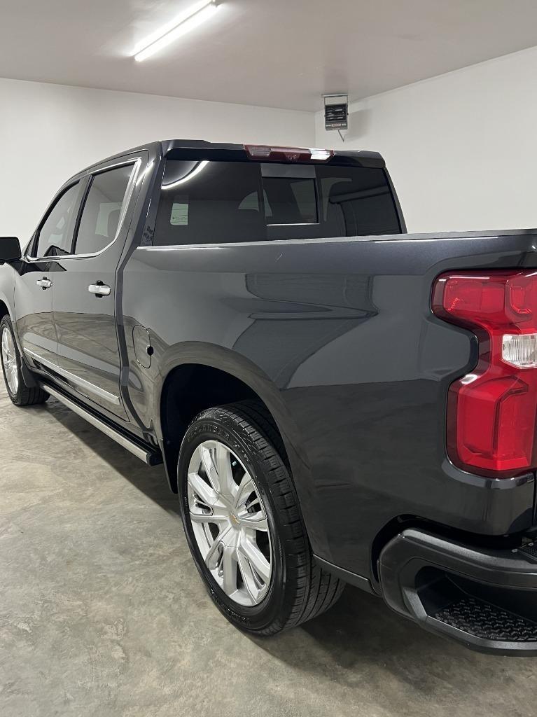 Chevrolet Silverado 1500 High Country Crew Cab 4WD 2022