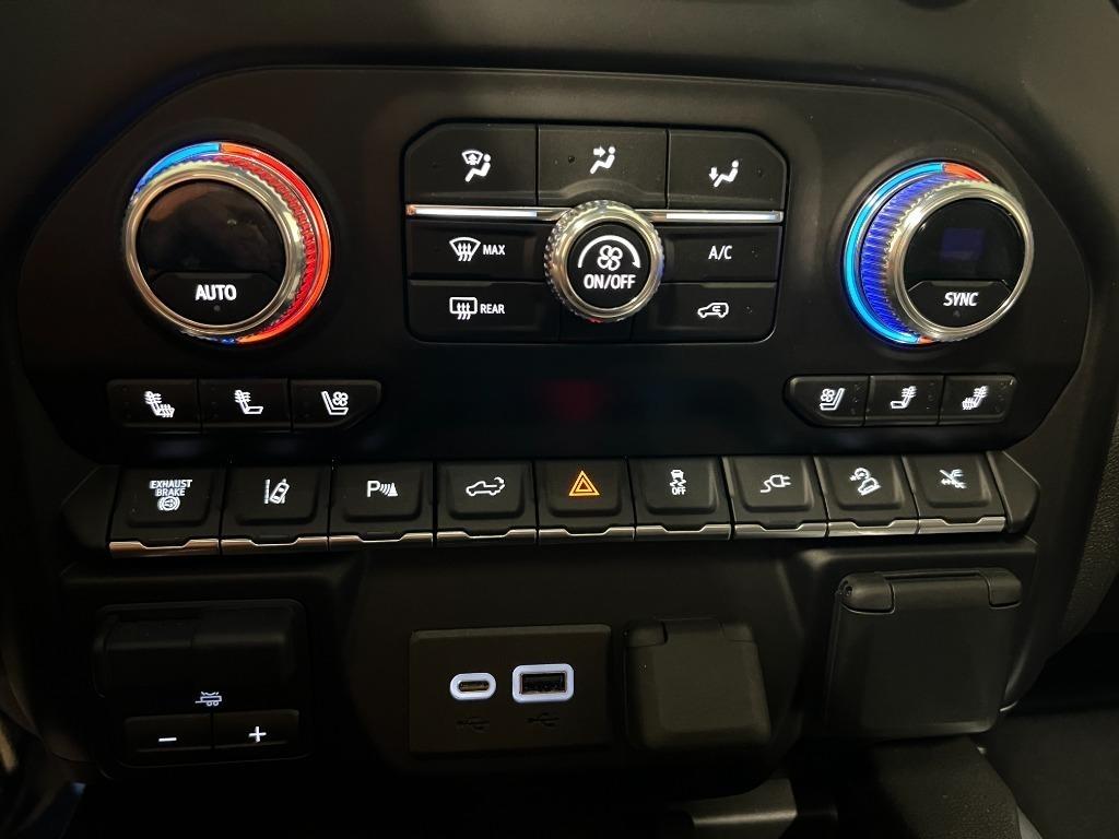 GMC Sierra 2500HD AT4 Crew Cab 4WD 2023