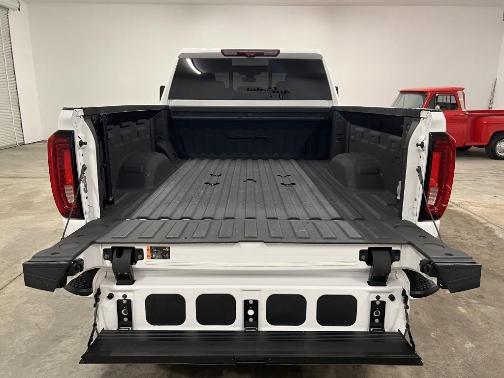 GMC Sierra 2500HD AT4 Crew Cab 4WD 2023
