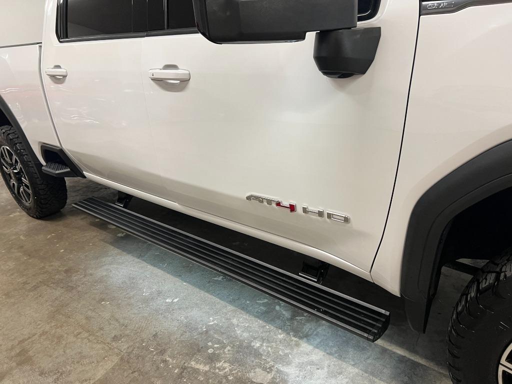 GMC Sierra 2500HD AT4 Crew Cab 4WD 2023