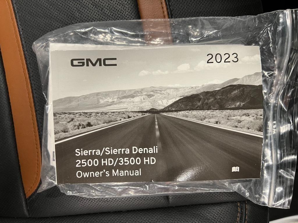 GMC Sierra 2500HD AT4 Crew Cab 4WD 2023