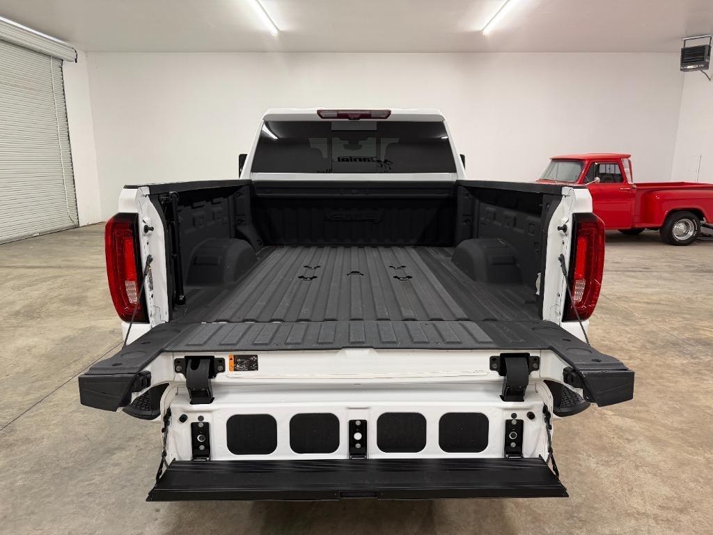 GMC Sierra 2500HD AT4 Crew Cab 4WD 2023