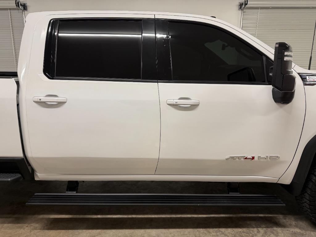 GMC Sierra 2500HD AT4 Crew Cab 4WD 2023
