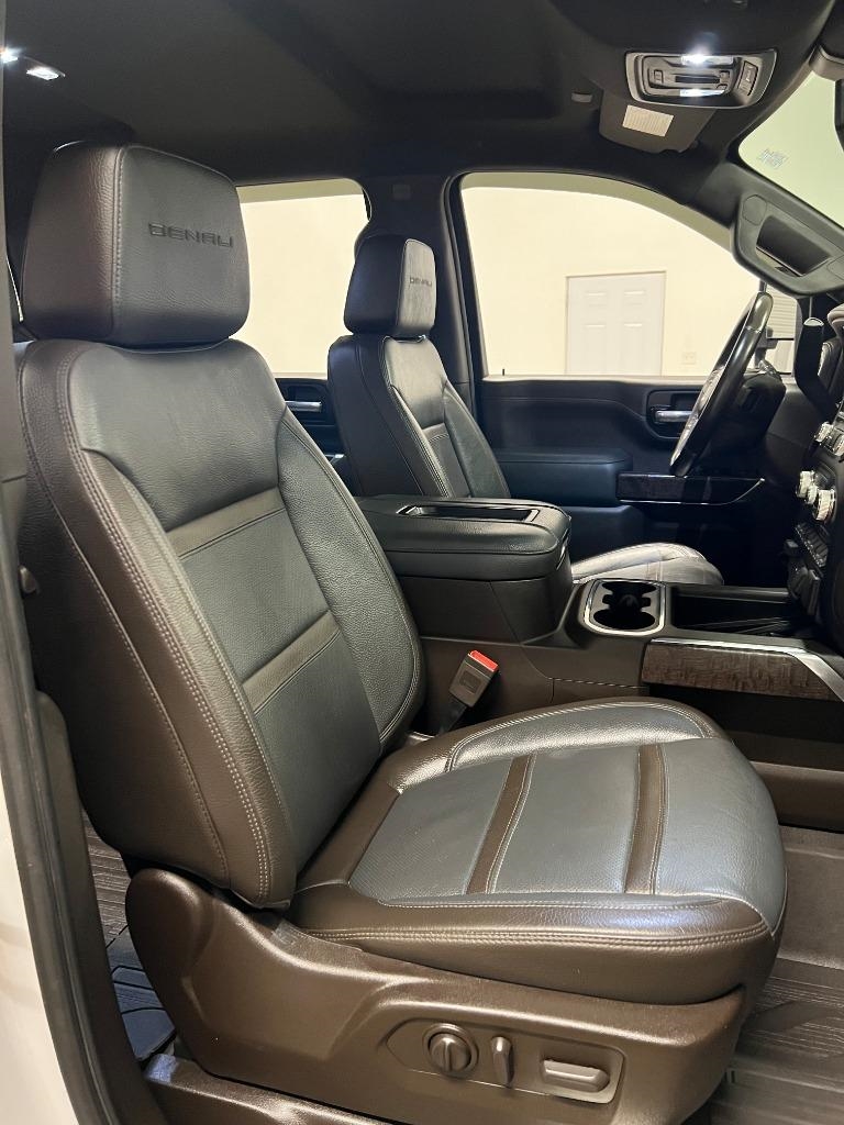 GMC Sierra 2500HD Denali Crew Cab 4WD SB 2022