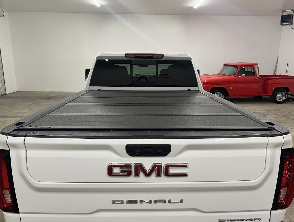 GMC Sierra 2500HD Denali Crew Cab 4WD SB 2022