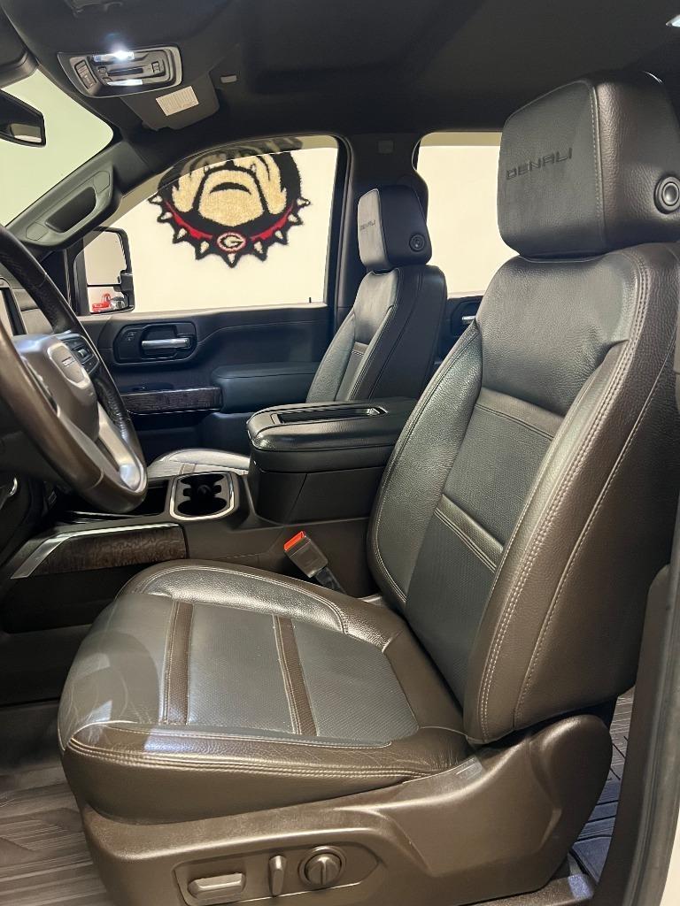 GMC Sierra 2500HD Denali Crew Cab 4WD SB 2022