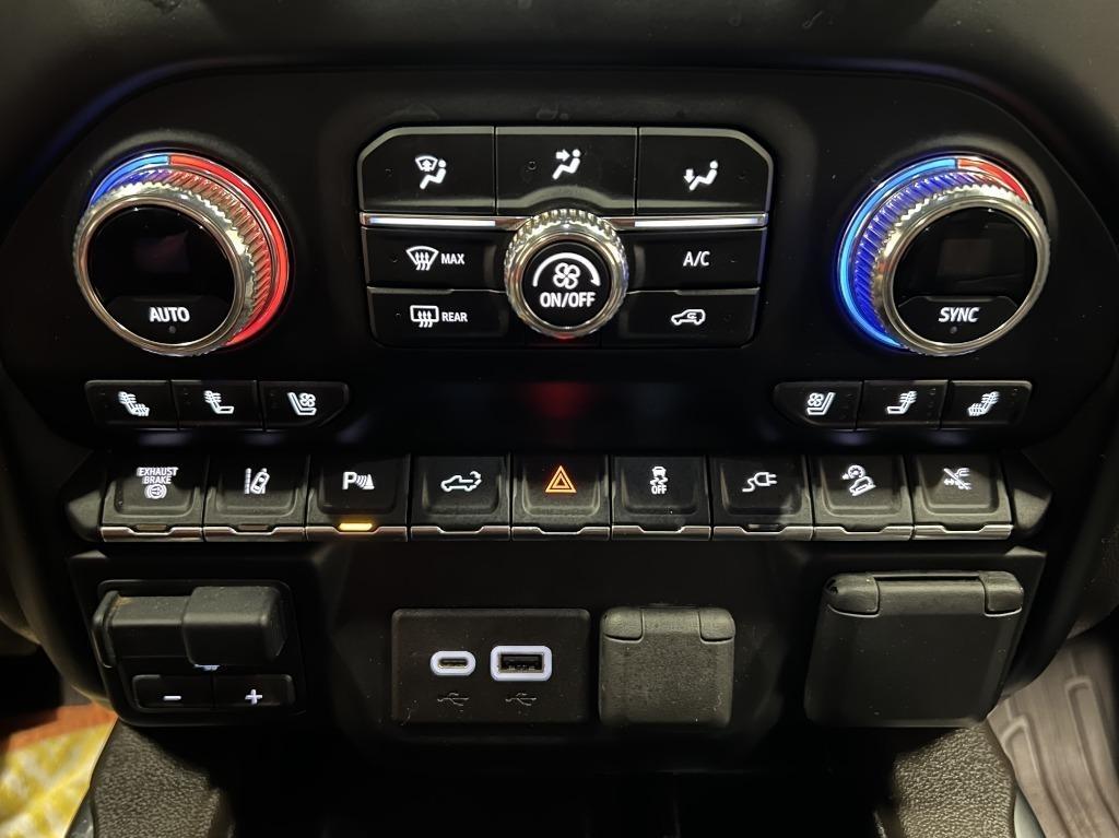 GMC Sierra 2500HD Denali Crew Cab 4WD SB 2022