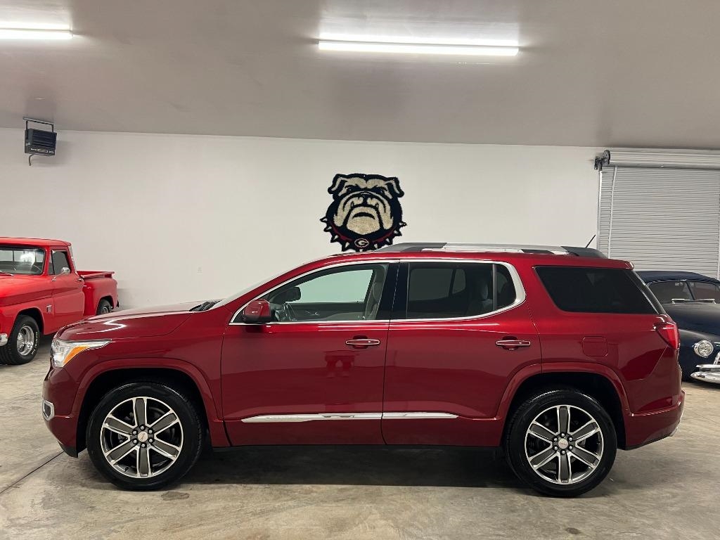 2019 GMC Acadia Denali's photo