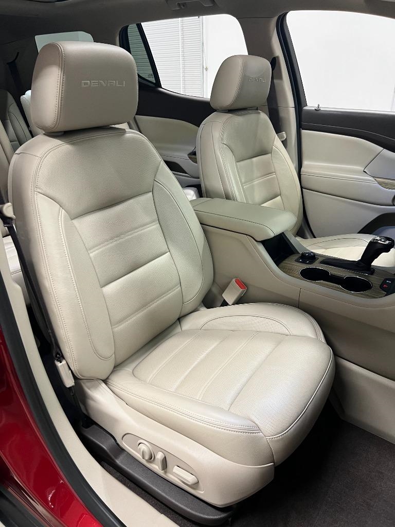 GMC Acadia Denali 2019