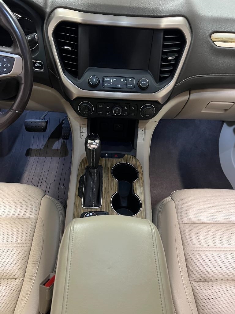 GMC Acadia Denali 2019