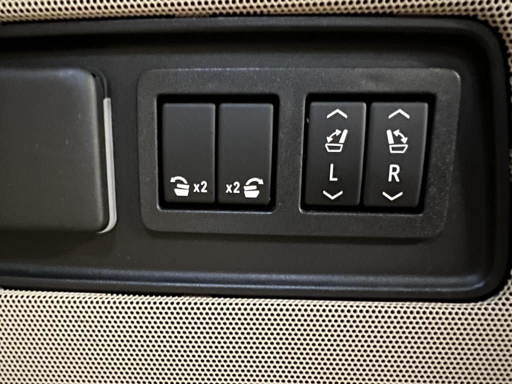 Cadillac Escalade Premium Luxury AWD 2021